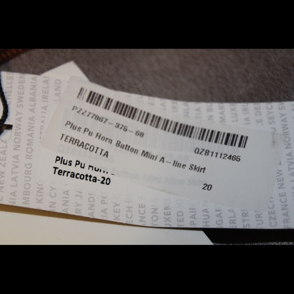 Button Mini Leather Skirt for Plus Size Boohoo - Picture 6 of 7